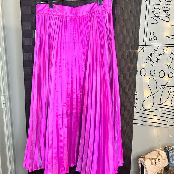 English Factory Pink Color Transfer Skirt - Picture 1 of 5